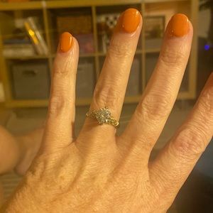 Gorgeous Solitaire Flanked by small Citrus Colored Stones, SS 925, Size 8